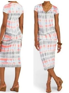 Young Fabulous & Broke Batik Coral Gray Araya V-neck Rushed Midi Dress Medium